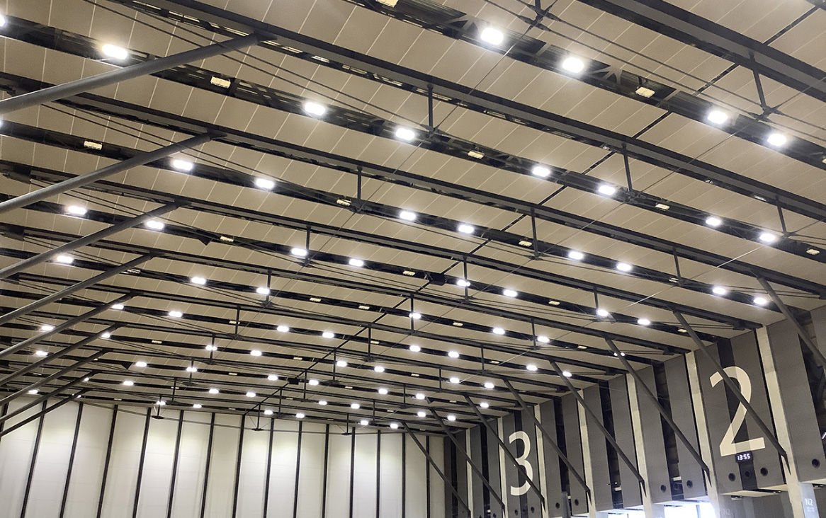 秋葉区総合体育館アリーナ天井